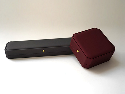 改進印刷(shua)工藝，發展綠(lǜ)色印刷